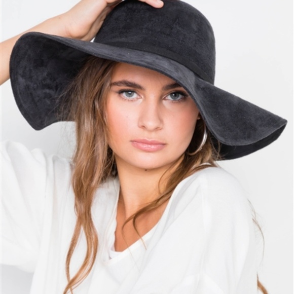 Accessories - Black Floppy Bow-Tie Pom Pom